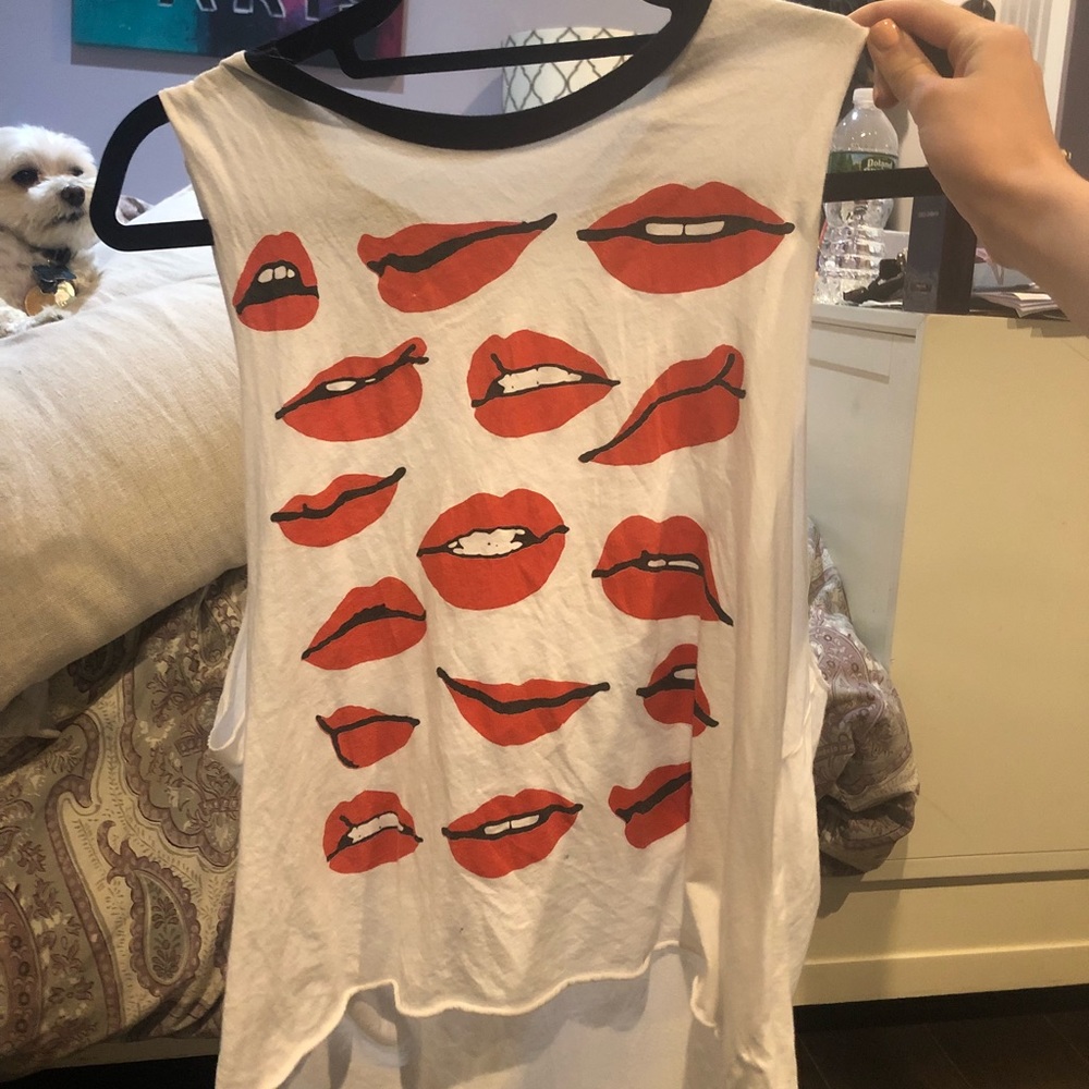CHASER - lips muscle tee